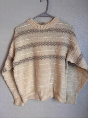 Vintage women’s Hilda.Ltd. 100% wool Cream Striped Crewneck Sweater
